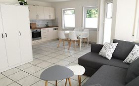 Familienfreundliche Ferienwohnung mit Wohlfühlbalkon und kostenlosem Parkplatz nahe Messe und Bodensee